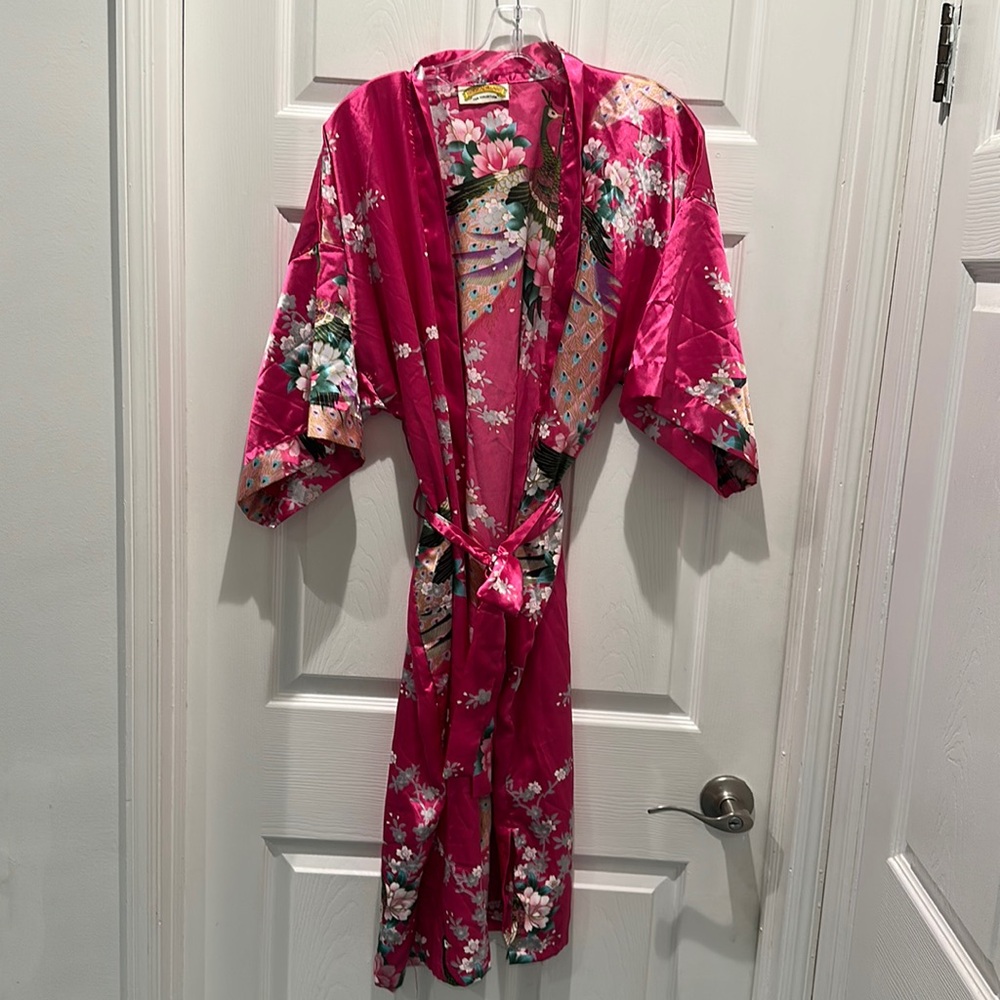 ORIENTAL VILLAGE Silk Collection Robe